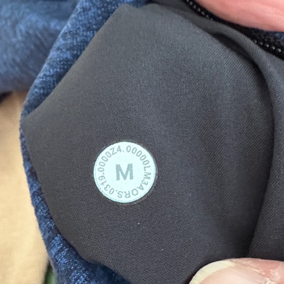 Lululemon Surge Warm 1/2 Zip Heathered Hero Blue. Size Medium. - Picture 13 of 14